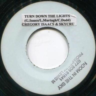 Gregory Isaacs - Turn Down The Lights