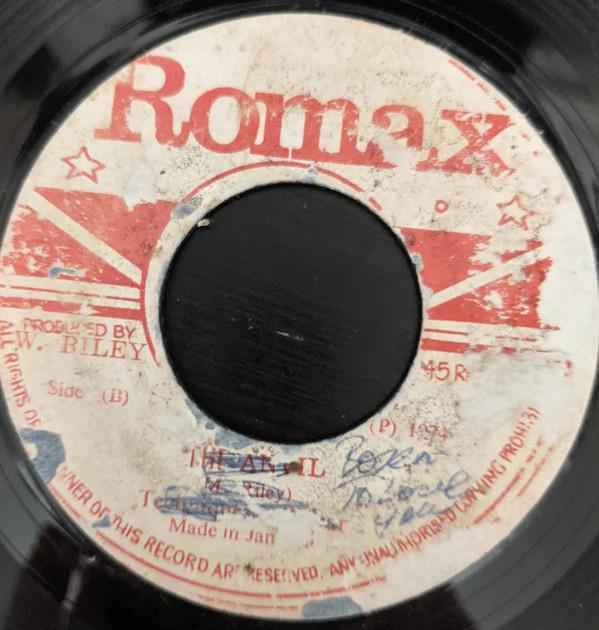 The Sensations - Born To Love You / Born To Love You (Version)